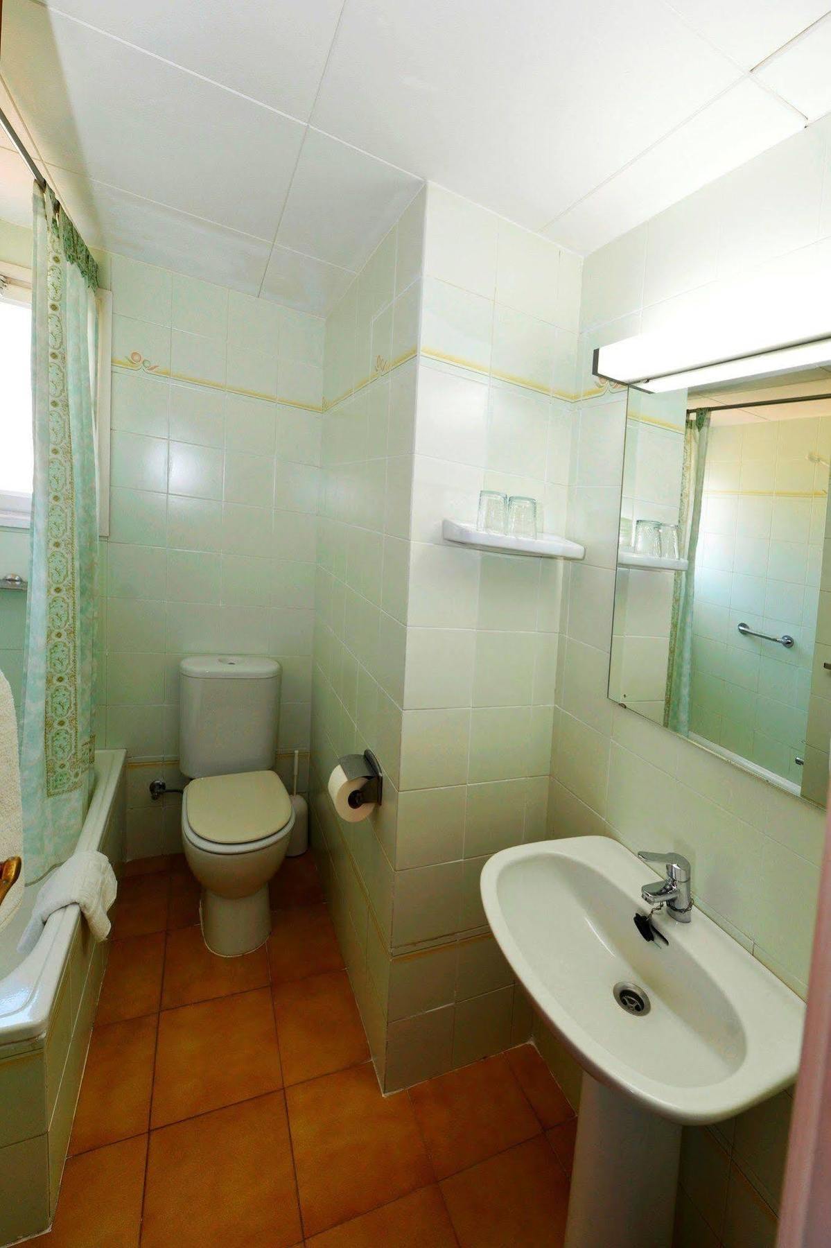 Hostal Magnolia Lloret de Mar Eksteriør bilde